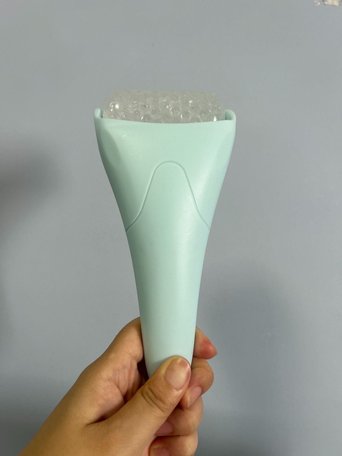 Rodillo de Hielo para Masaje Facial con Esferas Frías